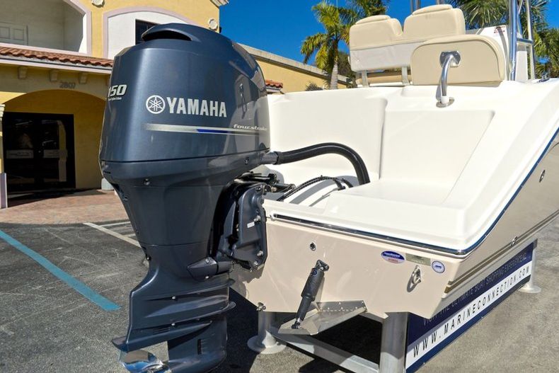 Thumbnail 12 for New 2014 Cobia 217 Center Console boat for sale in West Palm Beach, FL