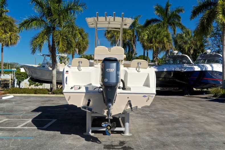Thumbnail 6 for New 2014 Cobia 217 Center Console boat for sale in West Palm Beach, FL