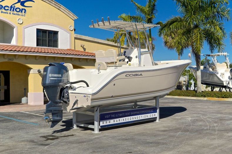 Thumbnail 7 for New 2014 Cobia 217 Center Console boat for sale in West Palm Beach, FL