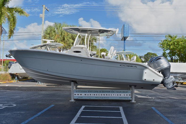 Thumbnail 5 for New 2018 Cobia 261 Center Console boat for sale in Miami, FL