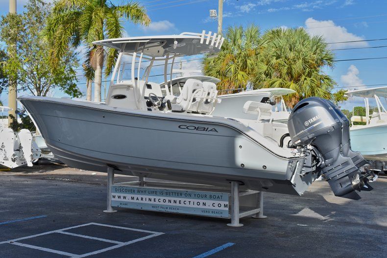 Thumbnail 6 for New 2018 Cobia 261 Center Console boat for sale in Miami, FL