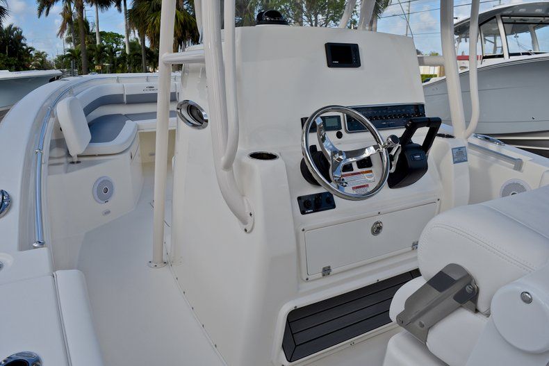 Thumbnail 40 for New 2018 Cobia 261 Center Console boat for sale in Miami, FL