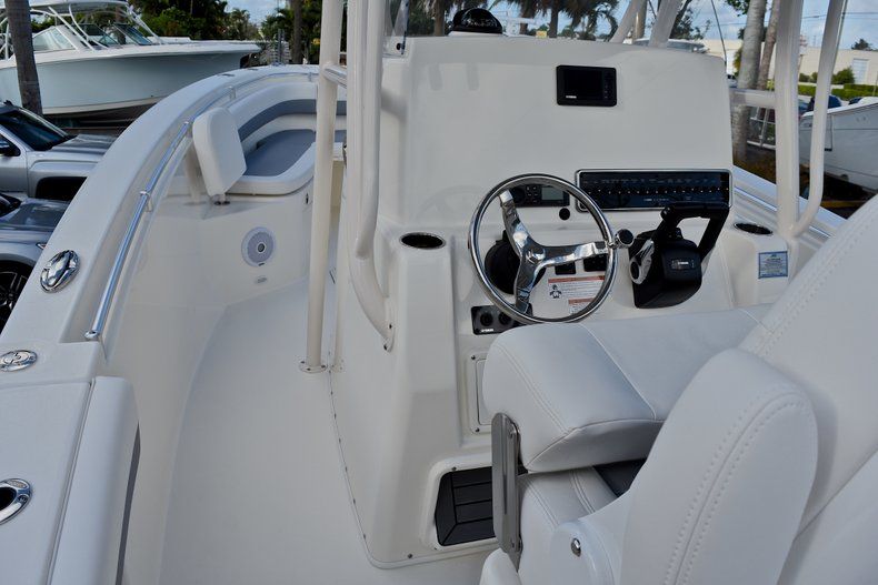Thumbnail 38 for New 2018 Cobia 261 Center Console boat for sale in Miami, FL