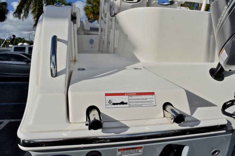 Thumbnail 10 for New 2018 Cobia 261 Center Console boat for sale in Miami, FL