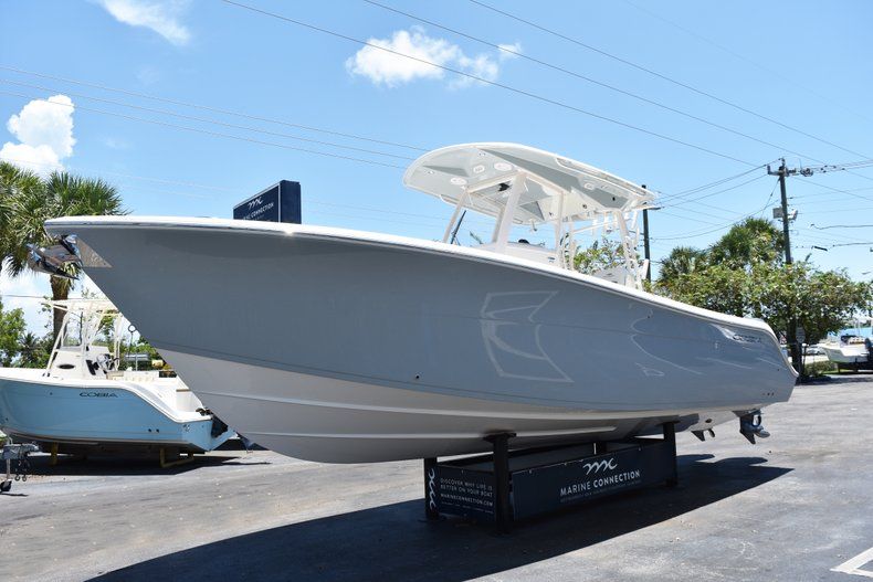 Thumbnail 3 for New 2019 Cobia 301 CC Center Console boat for sale in West Palm Beach, FL