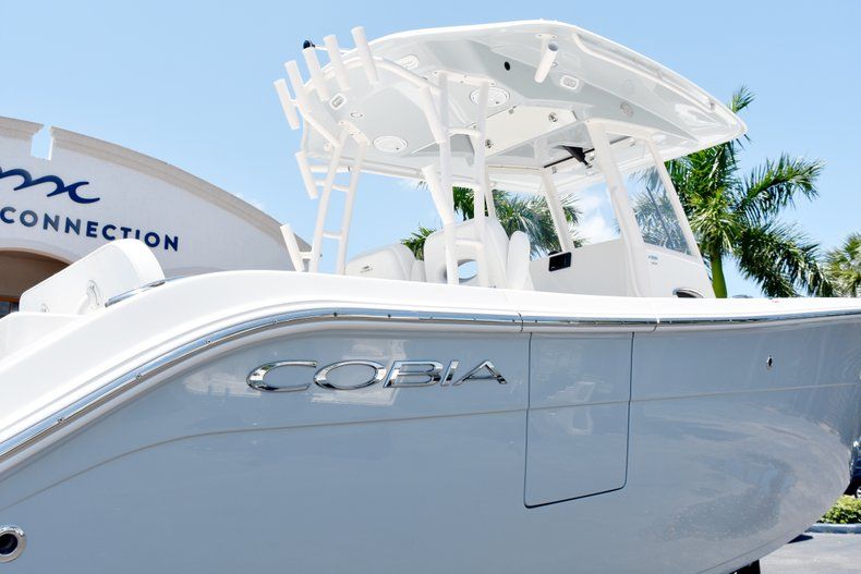 Thumbnail 10 for New 2019 Cobia 301 CC Center Console boat for sale in West Palm Beach, FL