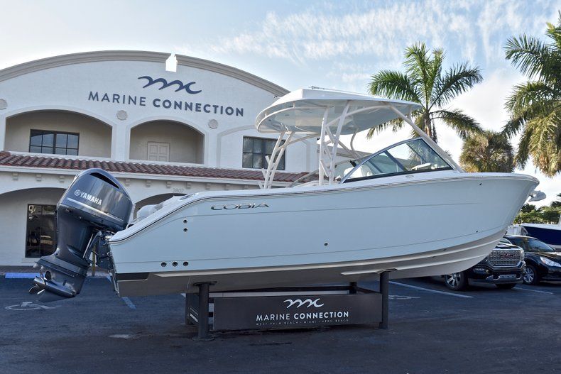 Thumbnail 7 for New 2018 Cobia 280 DC Dual Console boat for sale in West Palm Beach, FL