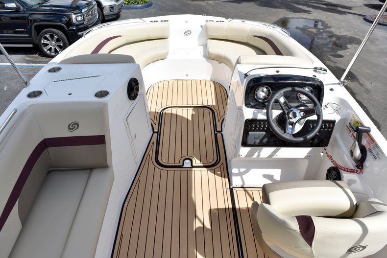 Thumbnail 13 for New 2019 Hurricane 188 SunDeck Sport OB boat for sale in West Palm Beach, FL