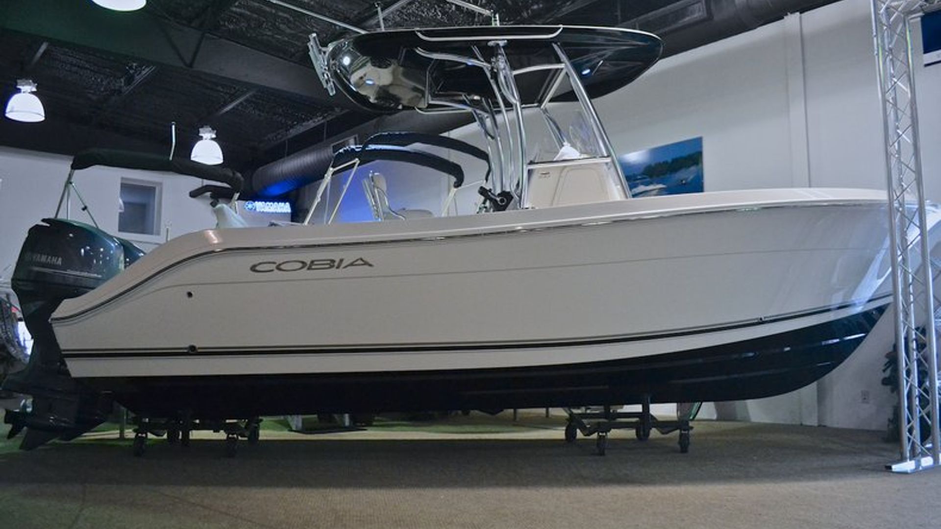 New 2013 Cobia 237 Center Console #P031 image 1