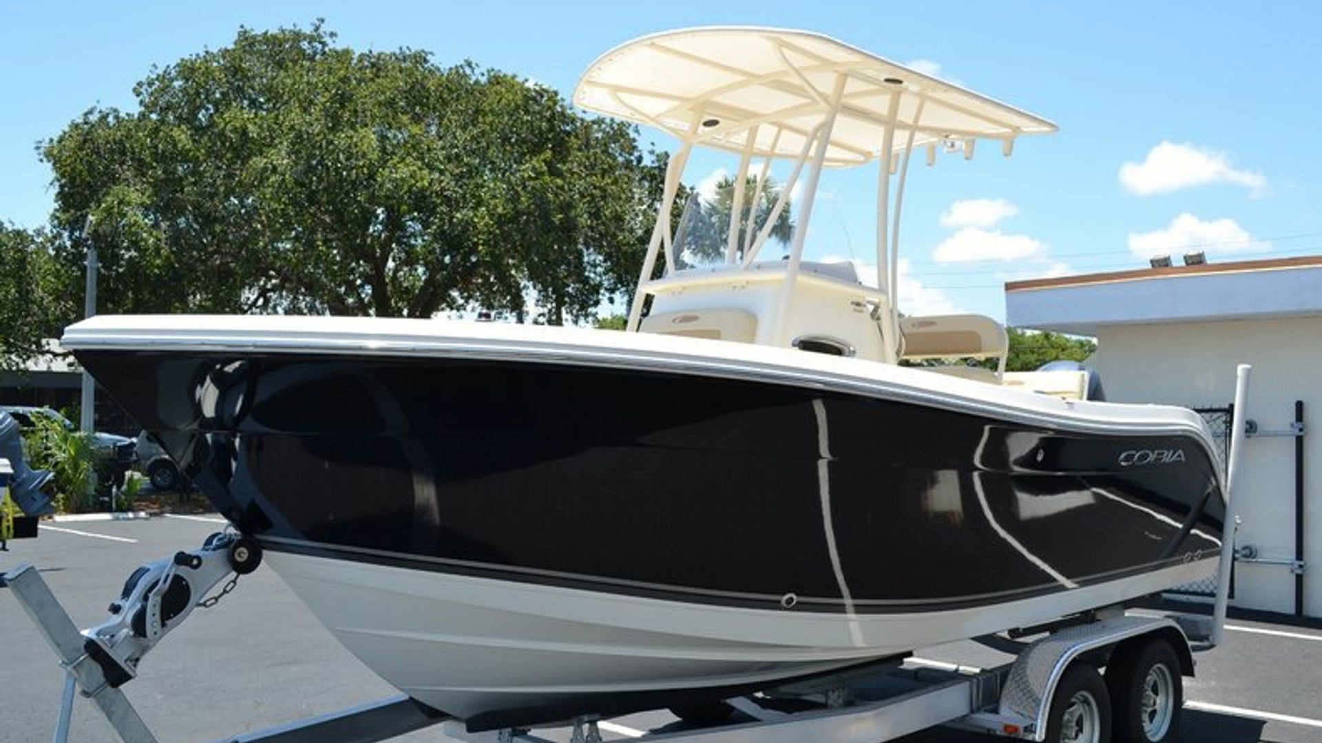 New 2014 Cobia 201 Center Console #T035 image 4