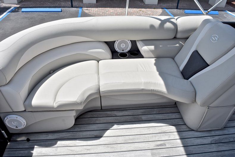 Thumbnail 16 for Used 2015 Starcraft SLS 3 Pontoon boat for sale in West Palm Beach, FL