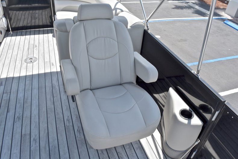 Thumbnail 19 for Used 2015 Starcraft SLS 3 Pontoon boat for sale in West Palm Beach, FL