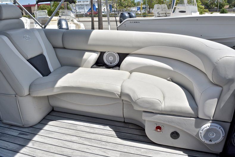 Thumbnail 13 for Used 2015 Starcraft SLS 3 Pontoon boat for sale in West Palm Beach, FL