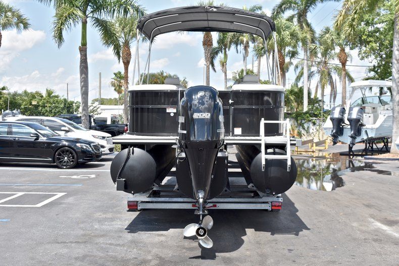 Thumbnail 8 for Used 2015 Starcraft SLS 3 Pontoon boat for sale in West Palm Beach, FL