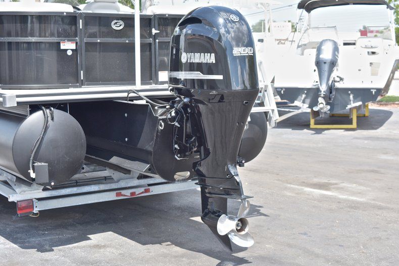 Thumbnail 7 for Used 2015 Starcraft SLS 3 Pontoon boat for sale in West Palm Beach, FL