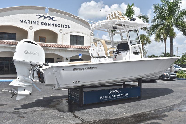 Thumbnail 7 for New 2019 Sportsman Masters 267 Bay Boat boat for sale in Miami, FL