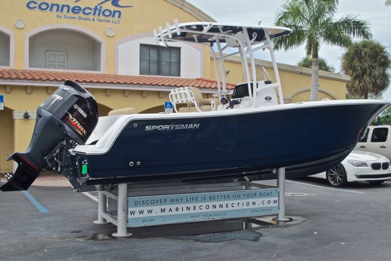 Thumbnail 9 for New 2017 Sportsman Open 232 Center Console boat for sale in Miami, FL