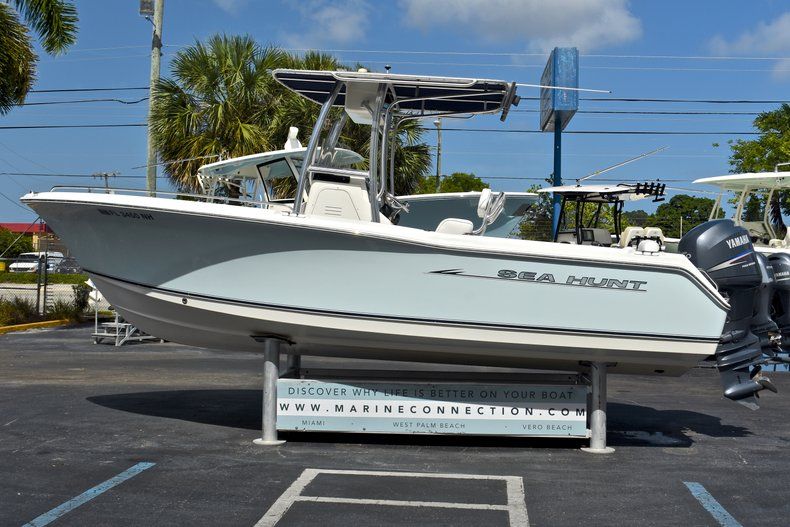 Thumbnail 7 for Used 2007 Sea Hunt Triton 220 Center Console boat for sale in West Palm Beach, FL