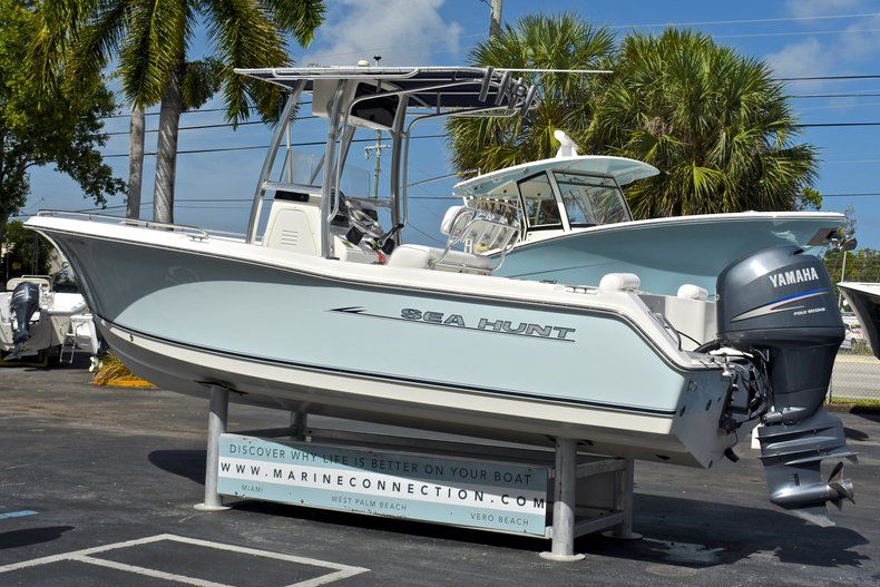 Thumbnail 8 for Used 2007 Sea Hunt Triton 220 Center Console boat for sale in West Palm Beach, FL