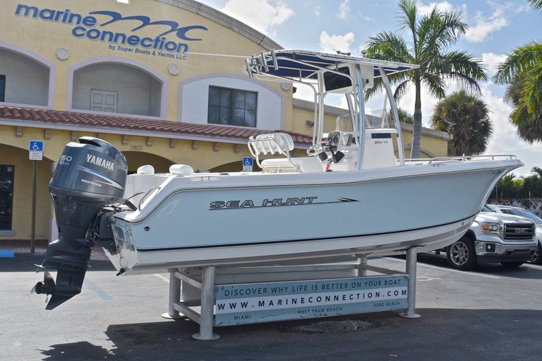 Thumbnail 11 for Used 2007 Sea Hunt Triton 220 Center Console boat for sale in West Palm Beach, FL
