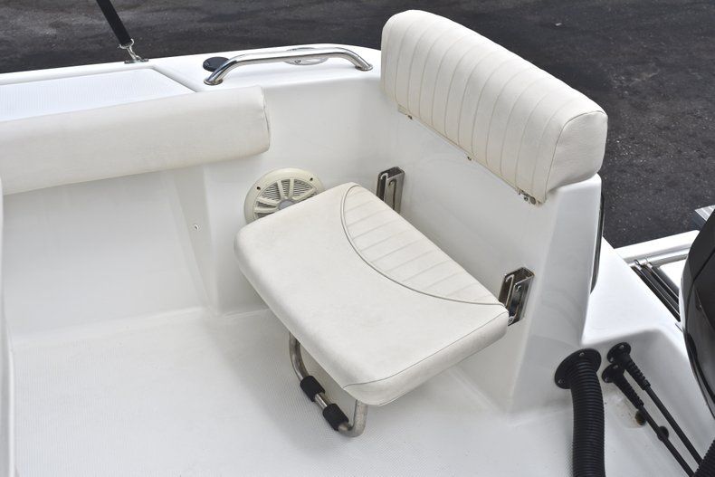 Thumbnail 13 for Used 2014 Mako 204 Center Console boat for sale in West Palm Beach, FL