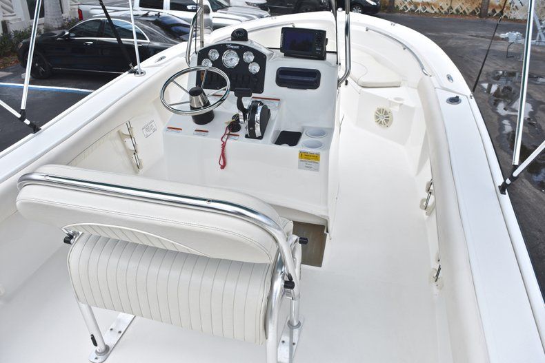 Thumbnail 10 for Used 2014 Mako 204 Center Console boat for sale in West Palm Beach, FL