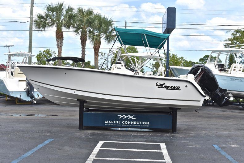 Thumbnail 5 for Used 2014 Mako 204 Center Console boat for sale in West Palm Beach, FL