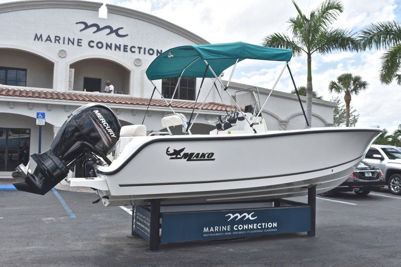 Thumbnail 8 for Used 2014 Mako 204 Center Console boat for sale in West Palm Beach, FL