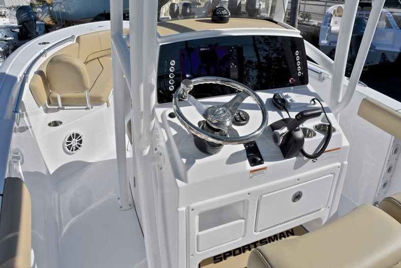 Thumbnail 29 for New 2018 Sportsman Open 232 Center Console boat for sale in Fort Lauderdale, FL