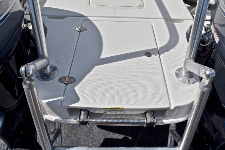 Thumbnail 15 for Used 2015 World Cat Renegade 2740  Glacier Bay Edition boat for sale in West Palm Beach, FL