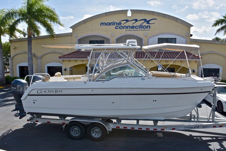Used 2015 World Cat Renegade 2740  Glacier Bay Edition boat for sale in West Palm Beach, FL