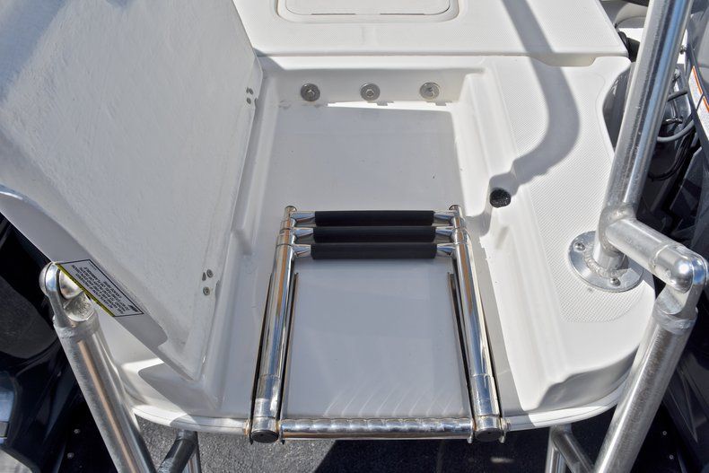 Thumbnail 16 for Used 2015 World Cat Renegade 2740  Glacier Bay Edition boat for sale in West Palm Beach, FL