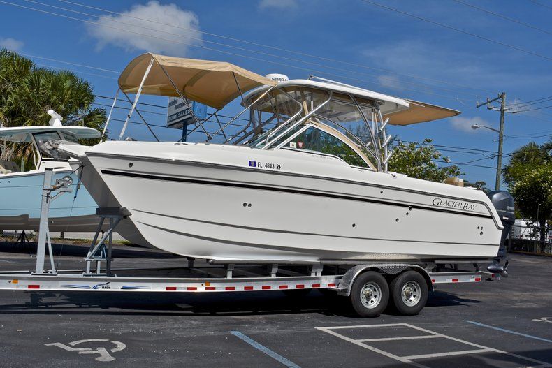 Thumbnail 7 for Used 2015 World Cat Renegade 2740  Glacier Bay Edition boat for sale in West Palm Beach, FL