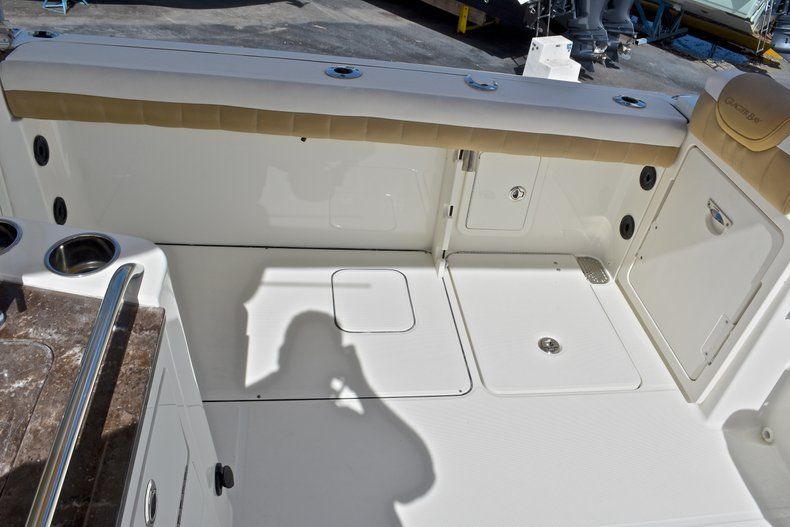 Thumbnail 32 for Used 2015 World Cat Renegade 2740  Glacier Bay Edition boat for sale in West Palm Beach, FL