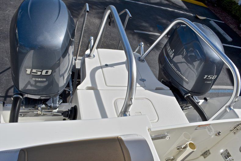 Thumbnail 19 for Used 2015 World Cat Renegade 2740  Glacier Bay Edition boat for sale in West Palm Beach, FL