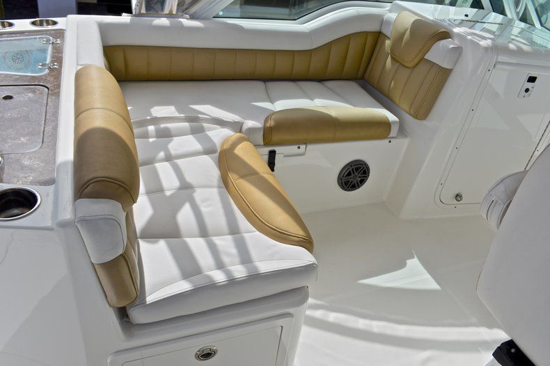 Thumbnail 49 for Used 2015 World Cat Renegade 2740  Glacier Bay Edition boat for sale in West Palm Beach, FL
