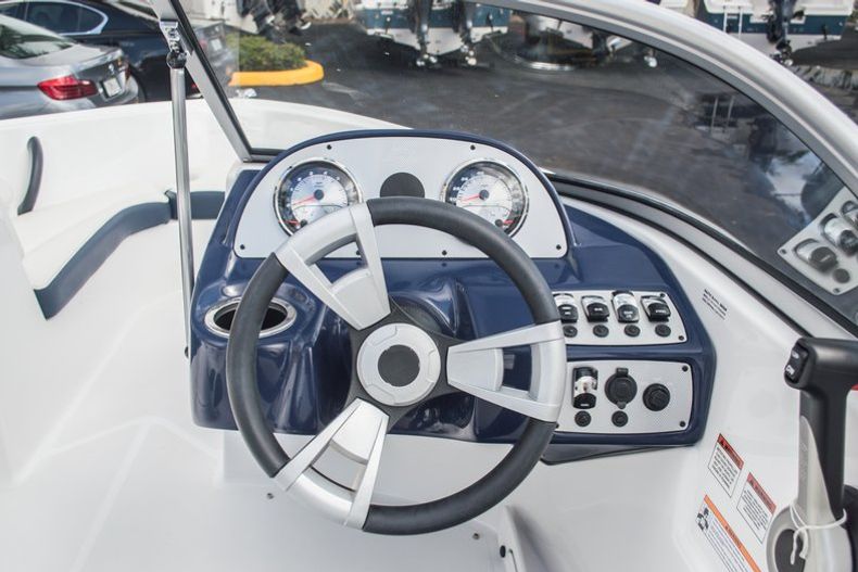 Thumbnail 15 for New 2015 Rinker 170 boat for sale in West Palm Beach, FL