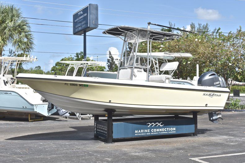 Thumbnail 3 for Used 2003 Sailfish 2100 Bay Boat boat for sale in West Palm Beach, FL