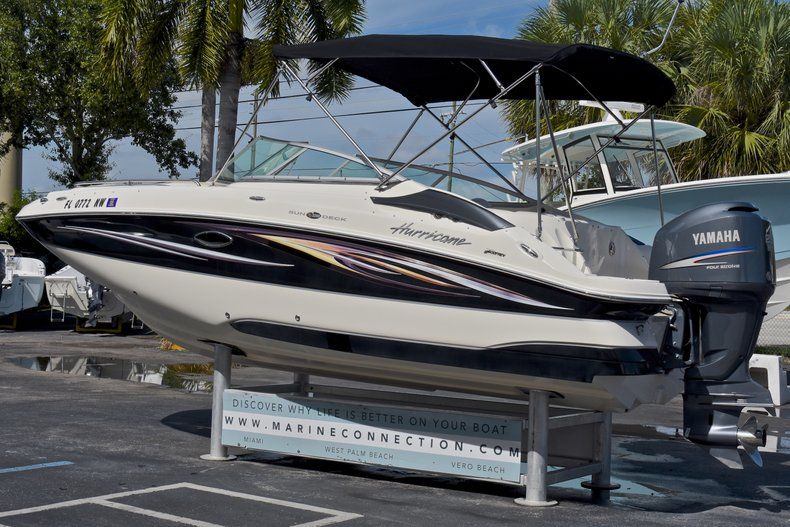 Thumbnail 5 for Used 2008 Hurricane SunDeck SD 2200 OB boat for sale in West Palm Beach, FL