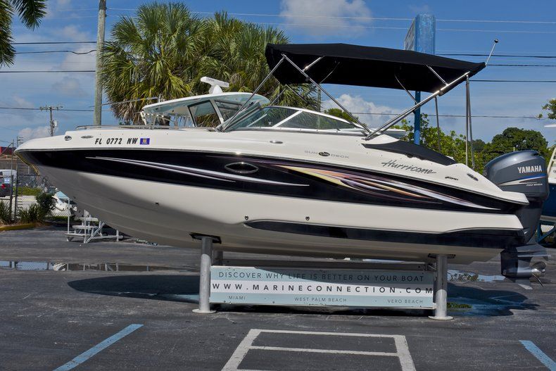 Thumbnail 4 for Used 2008 Hurricane SunDeck SD 2200 OB boat for sale in West Palm Beach, FL