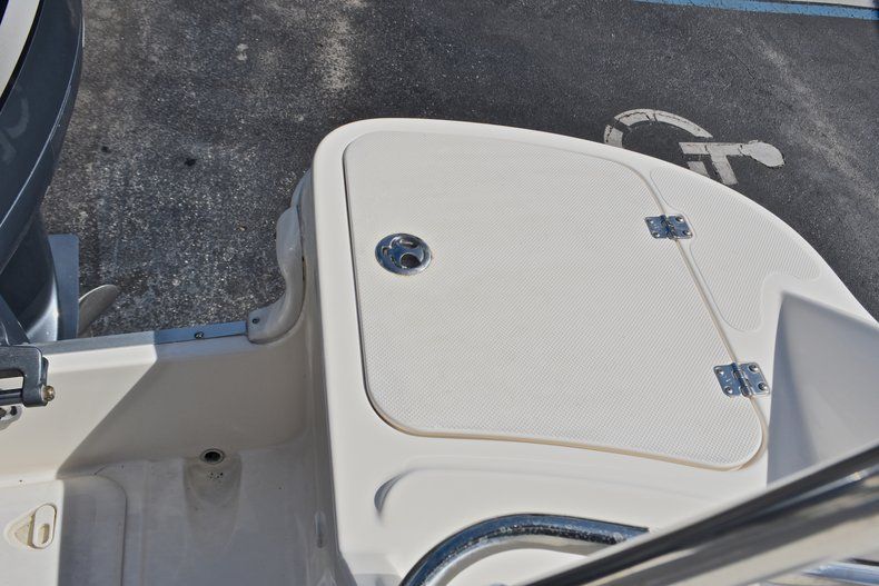 Thumbnail 18 for Used 2008 Hurricane SunDeck SD 2200 OB boat for sale in West Palm Beach, FL