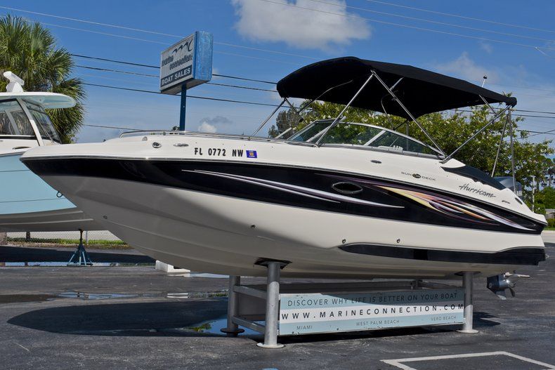 Thumbnail 3 for Used 2008 Hurricane SunDeck SD 2200 OB boat for sale in West Palm Beach, FL