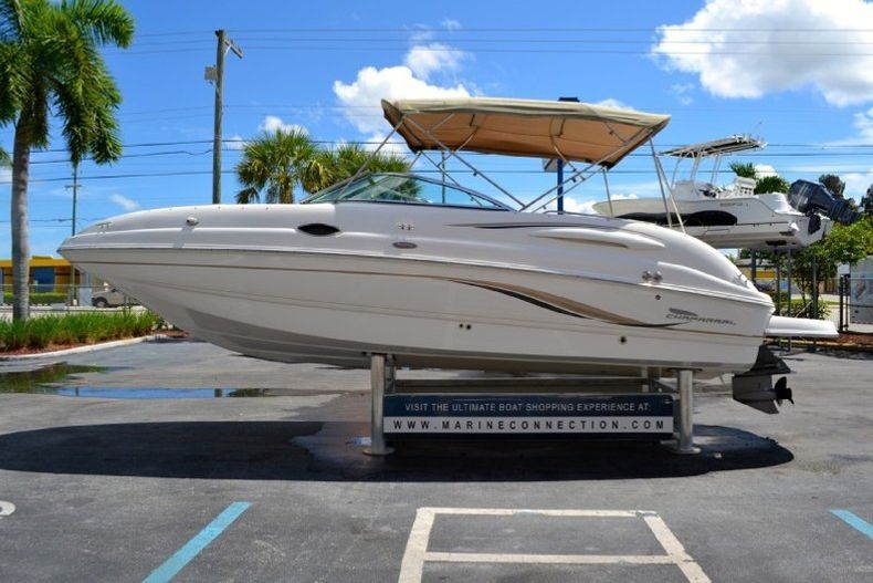 Thumbnail 6 for Used 2004 Chaparral 254 Sunesta Deck Boat boat for sale in West Palm Beach, FL