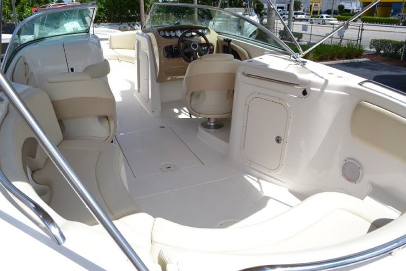 Thumbnail 19 for Used 2004 Chaparral 254 Sunesta Deck Boat boat for sale in West Palm Beach, FL