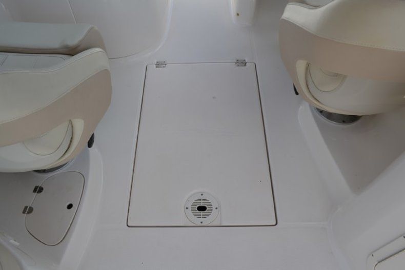 Thumbnail 61 for Used 2004 Chaparral 254 Sunesta Deck Boat boat for sale in West Palm Beach, FL