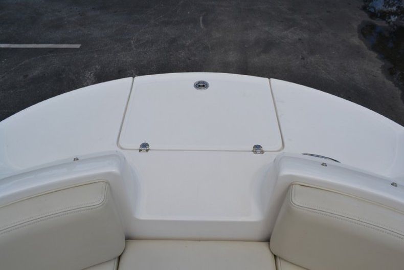 Thumbnail 74 for Used 2004 Chaparral 254 Sunesta Deck Boat boat for sale in West Palm Beach, FL