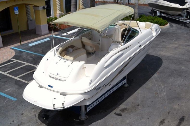 Thumbnail 81 for Used 2004 Chaparral 254 Sunesta Deck Boat boat for sale in West Palm Beach, FL