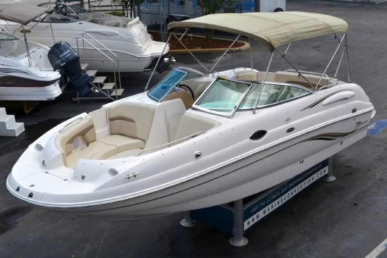 Thumbnail 85 for Used 2004 Chaparral 254 Sunesta Deck Boat boat for sale in West Palm Beach, FL