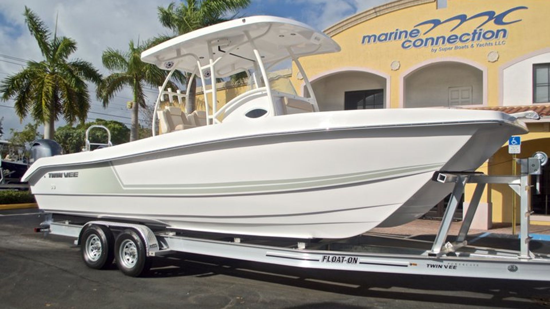 New 2017 Twin Vee 260SE OceanCat #6304 image 3