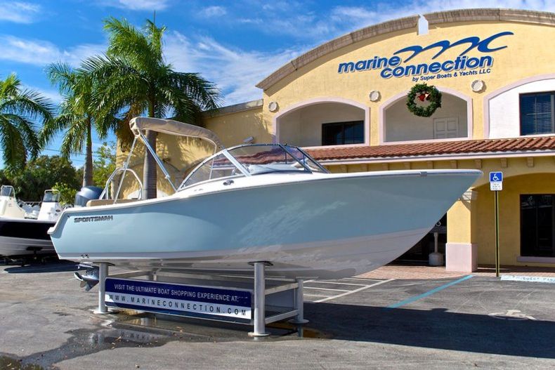 Thumbnail 1 for New 2014 Sportsman Discovery 210 Dual Console boat for sale in West Palm Beach, FL